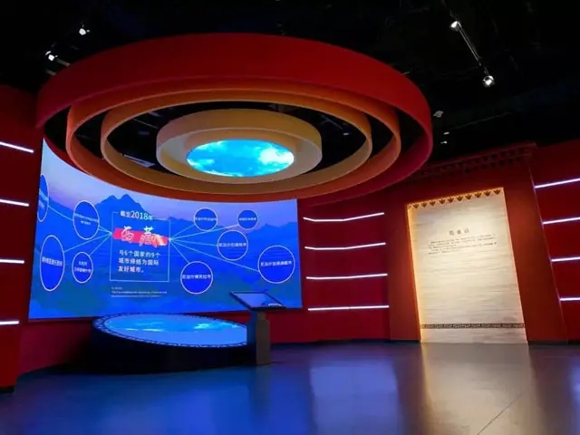 成都展覽展架展示向日葵视频色板下载製作安裝